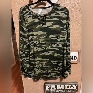 Sunshine & Rodeo Camo Camouflage Long Sleeve Knit Top Women’s’ Size XL NWT